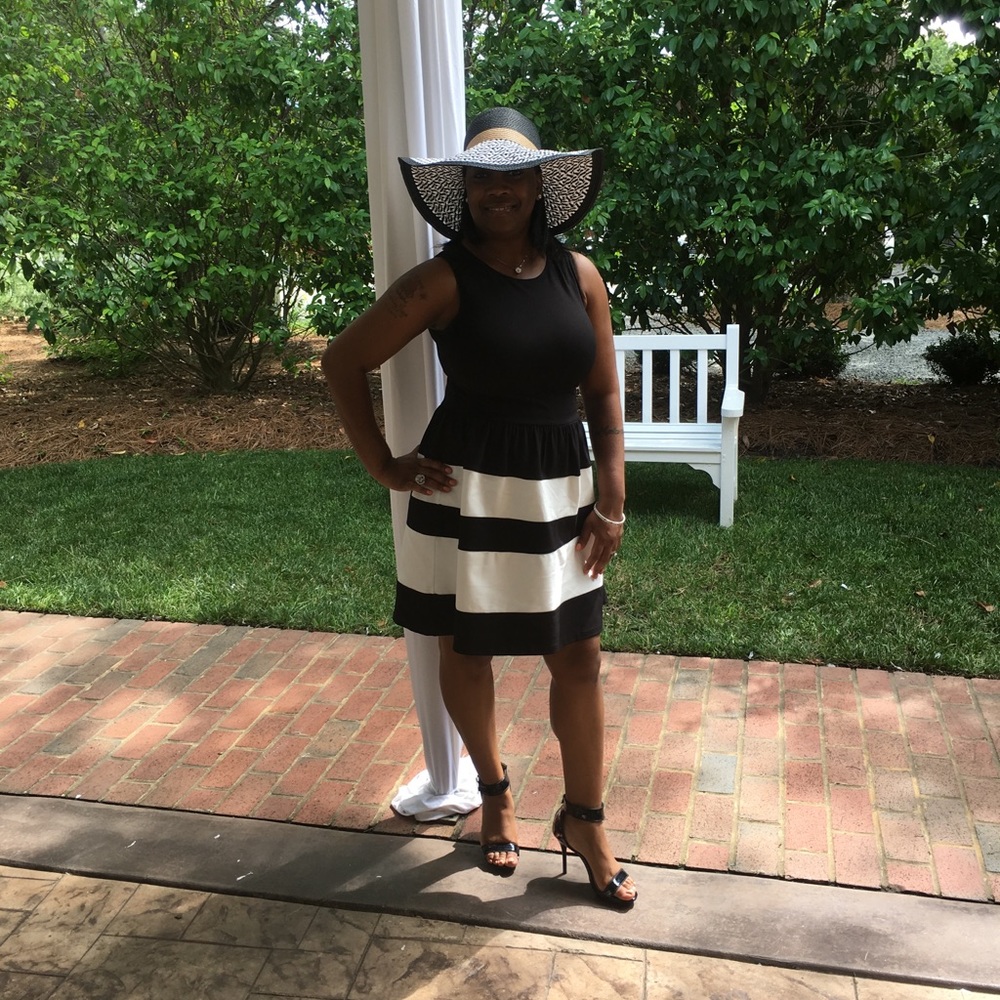 EUC Floppy Brim Hat - Picture 7 of 8